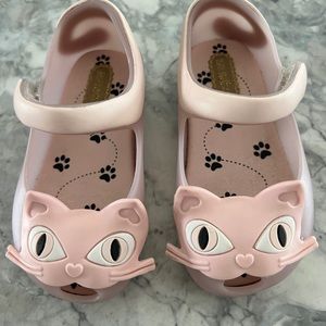 Mini Melissa size 6 toddler girl shoes pink cat